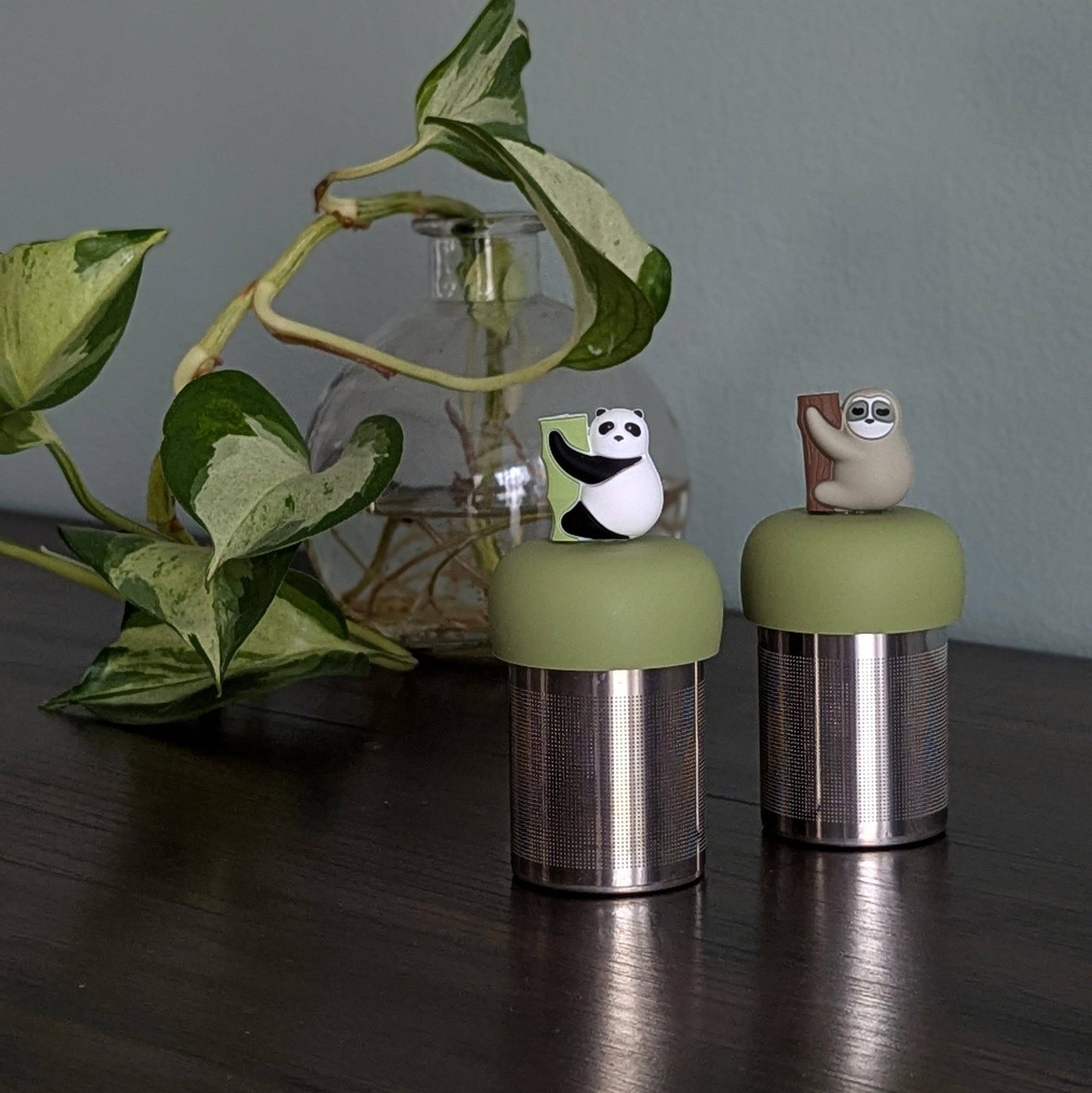 Sloth | Floating Tea Steeper | Green Base | Grey