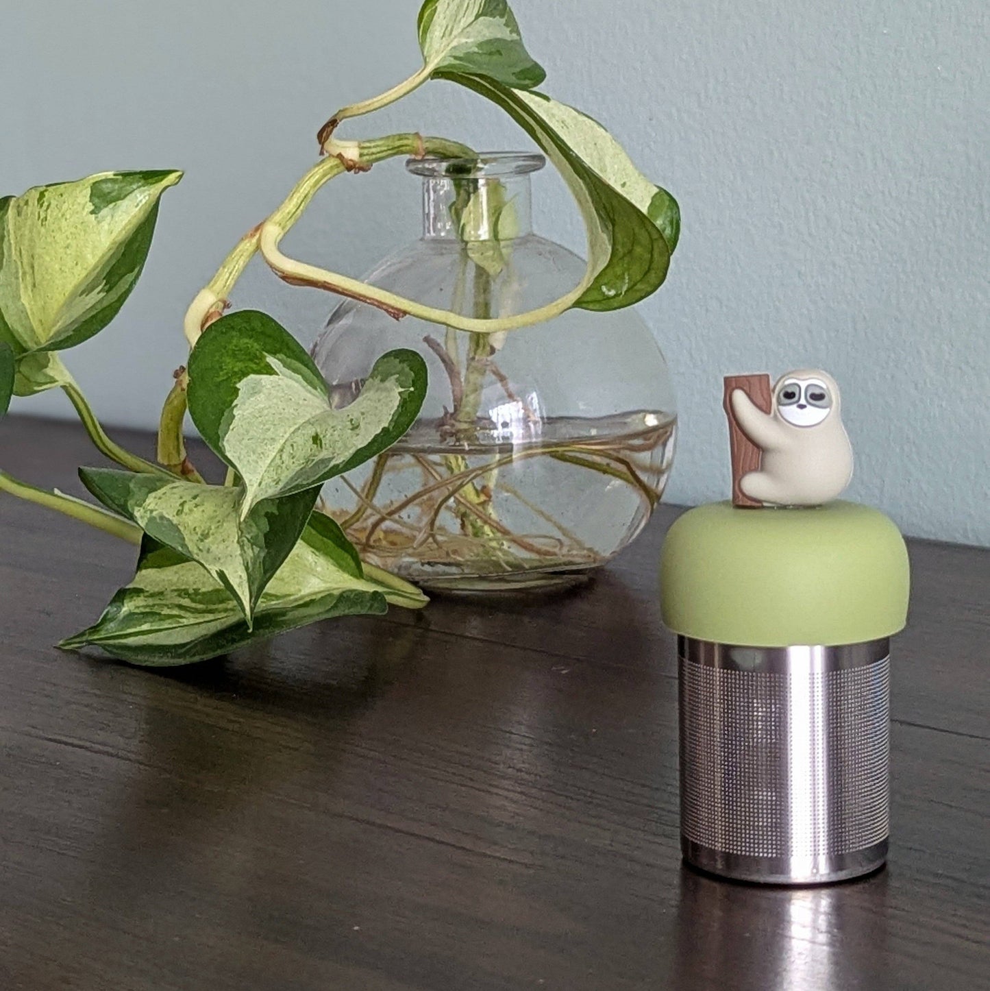 Sloth | Floating Tea Steeper | Green Base | Grey
